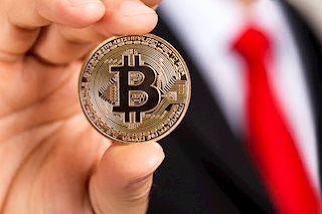 البتكوين يتراجع للمرة الثانية