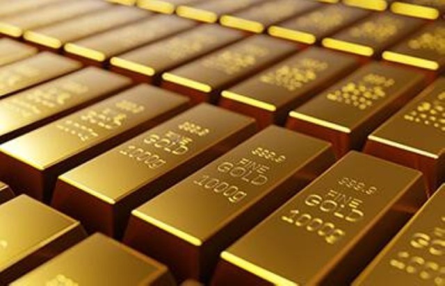 Gold falls as the dollar stabilizes near its highest level in 20 years