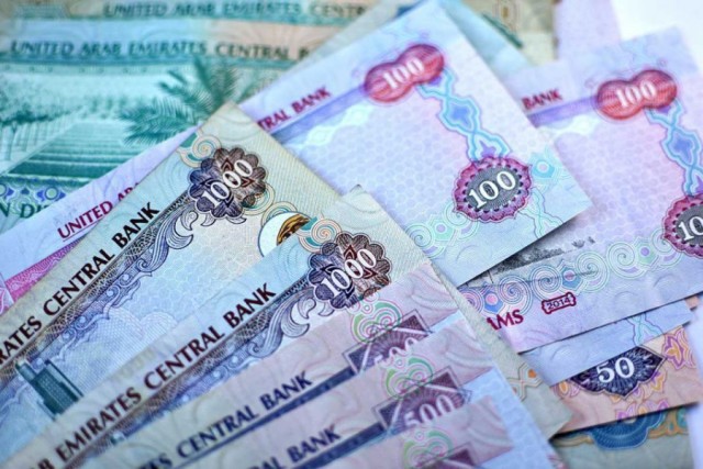 الدرهم الإماراتي يقفز أمام 10 عملات