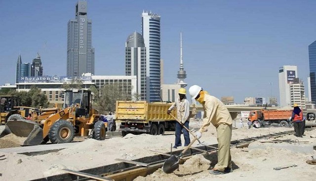"فيتش": انكماش سوق البناء الكويتي 8% في 2020 بسبب "كورونا"