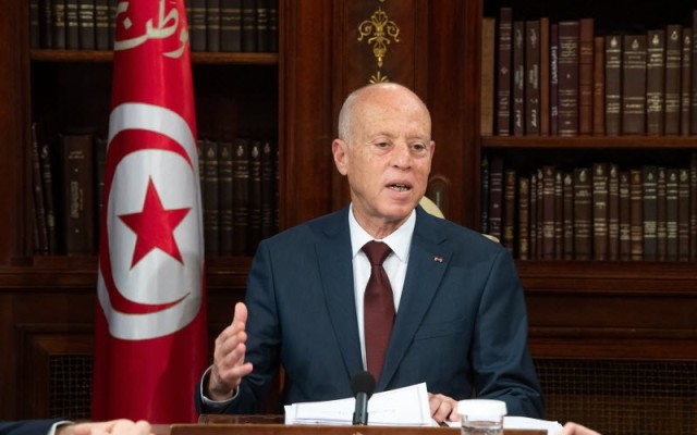 الرئيس التونسي يكلف وزير المالية السابق بتشكيل الحكومة