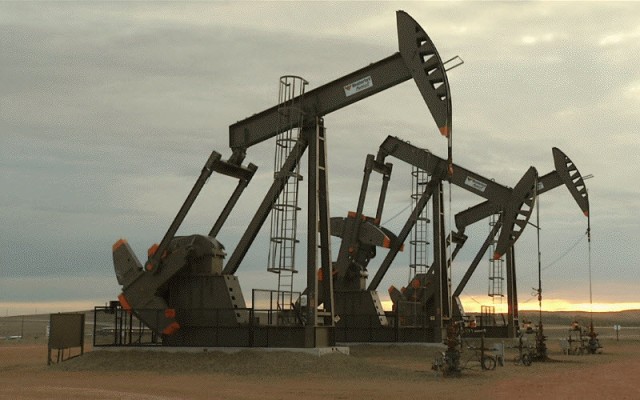 Oil rises on potential trade deal
