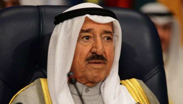 أمير الكويت: انخفـاض أسعار النفط يؤثر على الملاءة المالية للدولة