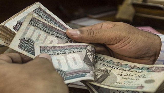موازنة مصر تسجل عجزاً بنسبة 7.4% من الناتج المحلي للعام الماضي