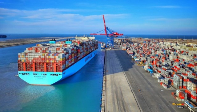 مصر: إيرادات قناة السويس ترتفع 12.6% في 10 أشهر