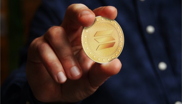 الإقبال يتزايد على "سولانا" مع ثبات الطلب على إيثريوم وبيتكوين