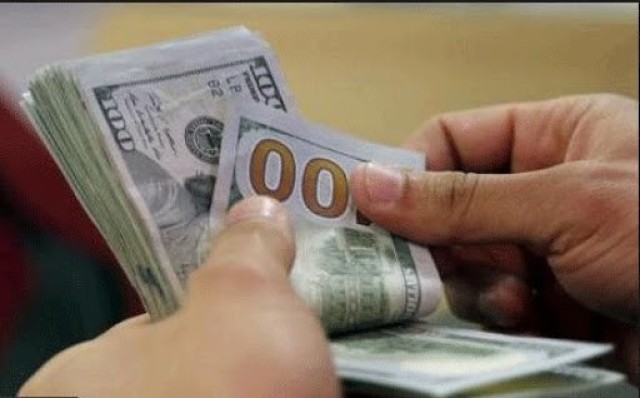 The Health Organization warns against the spread of corona via paper money