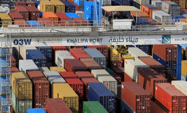 تجارة الإمارات غير النفطية تحقق 658 مليار درهم في 6 أشهر
