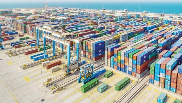تجارة أبوظبي غير النفطية ترتفع 5.6% في الربع الأول