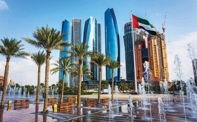بنوك الإمارات تحقق أعلى عائد على القروض في أكثر من عام