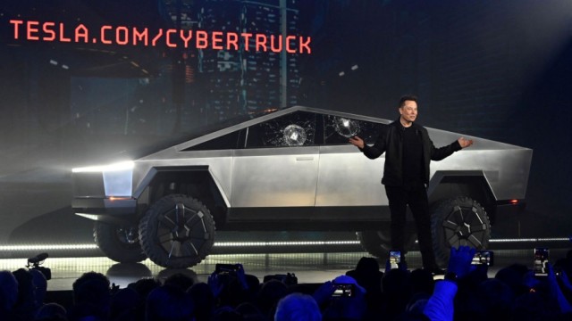 Tesla's president loses million