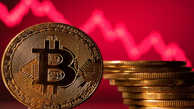 After 7 “bloody” sessions, Bitcoin is approaching the levels of $ 30 thousand