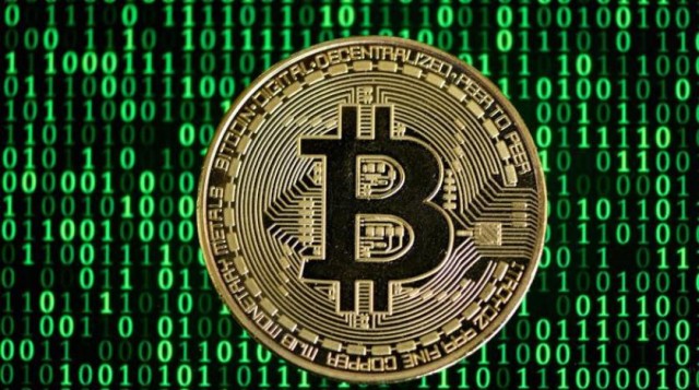 "بيتكوين" تستعيد بعضًا من خسائرها