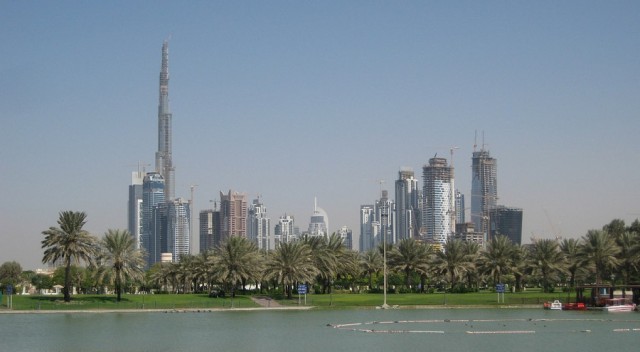 ارتفاع النشاط التجاري للشركات الإماراتية بأسرع معدل في عامين