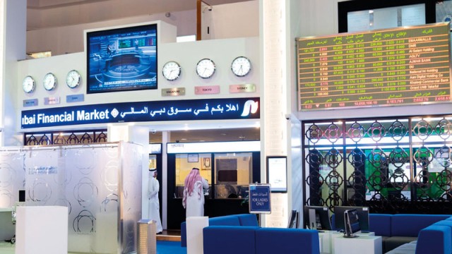 سوق دبي يفتح قاعة التداول بصورة تدريجية