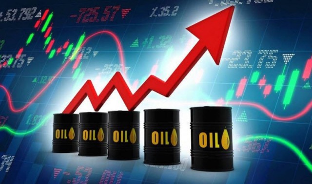 تخفيف قيود كوفيد بالصين يصل بالنفط لأعلى مستوى في 3 أسابيع