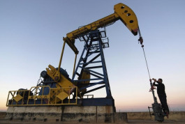 Oil falls for third day as doubts