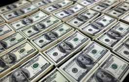 Dollar falls on concerns over delayed tax cuts