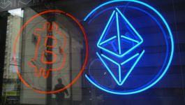 العملات الرقمية تتكبد خسائر حادة و"إيثريوم" تهوى بأكثر من 8%