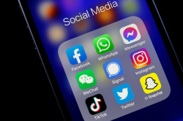 "آبل" تكبد منصات التواصل الاجتماعي 10 مليارات دولار