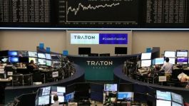 مؤشر أسهم أوروبا يرتفع قرب أعلى مستوى في 3 أسابيع