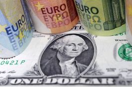 اليورو يتحرك صعودًا صوب قمة 7 أشهر استنادًا على آمال زيادة الإنفاق فى أوروبا