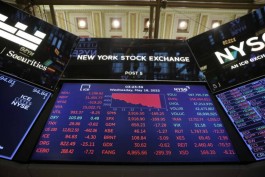 US futures surge despite geopolitical tensions; UnitedHealth jumps 7% ahead of the open.