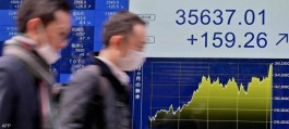 Asian stocks fall as bond yields weigh on AI bets