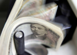 The yen extends its gains to the highest level in 5 weeks against the British pound