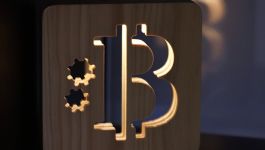  البيتكوين تصل لرقم قياسي جديد