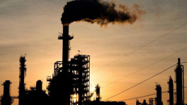 تداول النفط قرب أعلى مستوى في 5 أشهر قبل تقرير أوبك