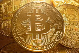 Bitcoin is approaching $43,000...an important indicator that determines the market direction today!