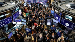 بورصة وول ستريت توقف التداولات بعد هبوط 7%