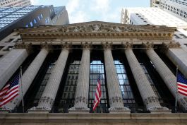 الأسهم الأمريكية تحقق مكاسب أسبوعية قوية وناسداك يغلق مرتفعاً 2%