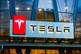 Tesla's quarterly revenue and profits rise as deliveries recover