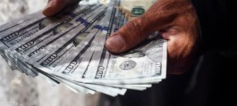 الدولار يتذبذب مع اقتراب نهاية الإغلاق الحكومي وتصاعد رهانات خفض الفائدة