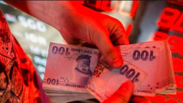الليرة التركية تتراجع بقوة.. وقلق من ردود فعل العالم بشأن الحرب