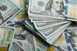 الدولار يتكبد خسائر مع وصول الفائدة الأميركية إلى ذروتها