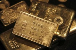 Gold near one-month high as rate cut bets grow