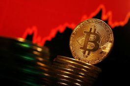 بيتكوين يستقر قرب 109 ألف دولار مع ترقب المتداولين لتداعيات التعريفات