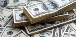 تلويح المركزي الأميركي بخفض أسعار الفائدة يدفع الدولار للتراجع