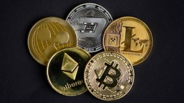 Bitcoin plunges to $3,500 amid Europe's threat of a "trade gun" and its capture of 71% of cryptocurrency fund flows