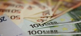 The euro deepens its losses to a six-week low ahead of European inflation data.
