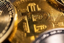 Bitcoin holds above $73,000 as CME launches 24/7 cryptocurrency futures trading