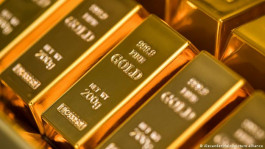 تراجع سعر الذهب بسبب ضغوط ارتفاع عائدات سندات الخزانة الأمريكية وترقب اجتماع لمجلس الاحتياطي