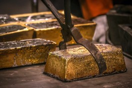 Gold steady near $2,200 awaiting US inflation data
