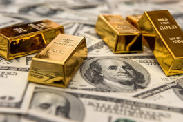 بيانات التضخم الأميركية تدعم مكاسب الذهب وتضعف الدولار
