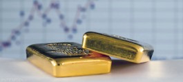 Gold holds steady under strong pressure... Interest rates and oil threaten to end its safe-haven appeal